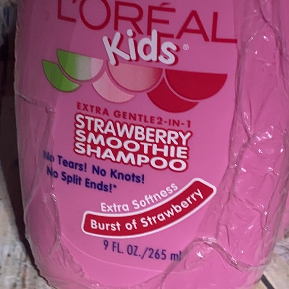 L’Oreal Kids Extra Gentle Strawberry Smooth Shampoo no tears no knots bu… - Picture 4 of 5